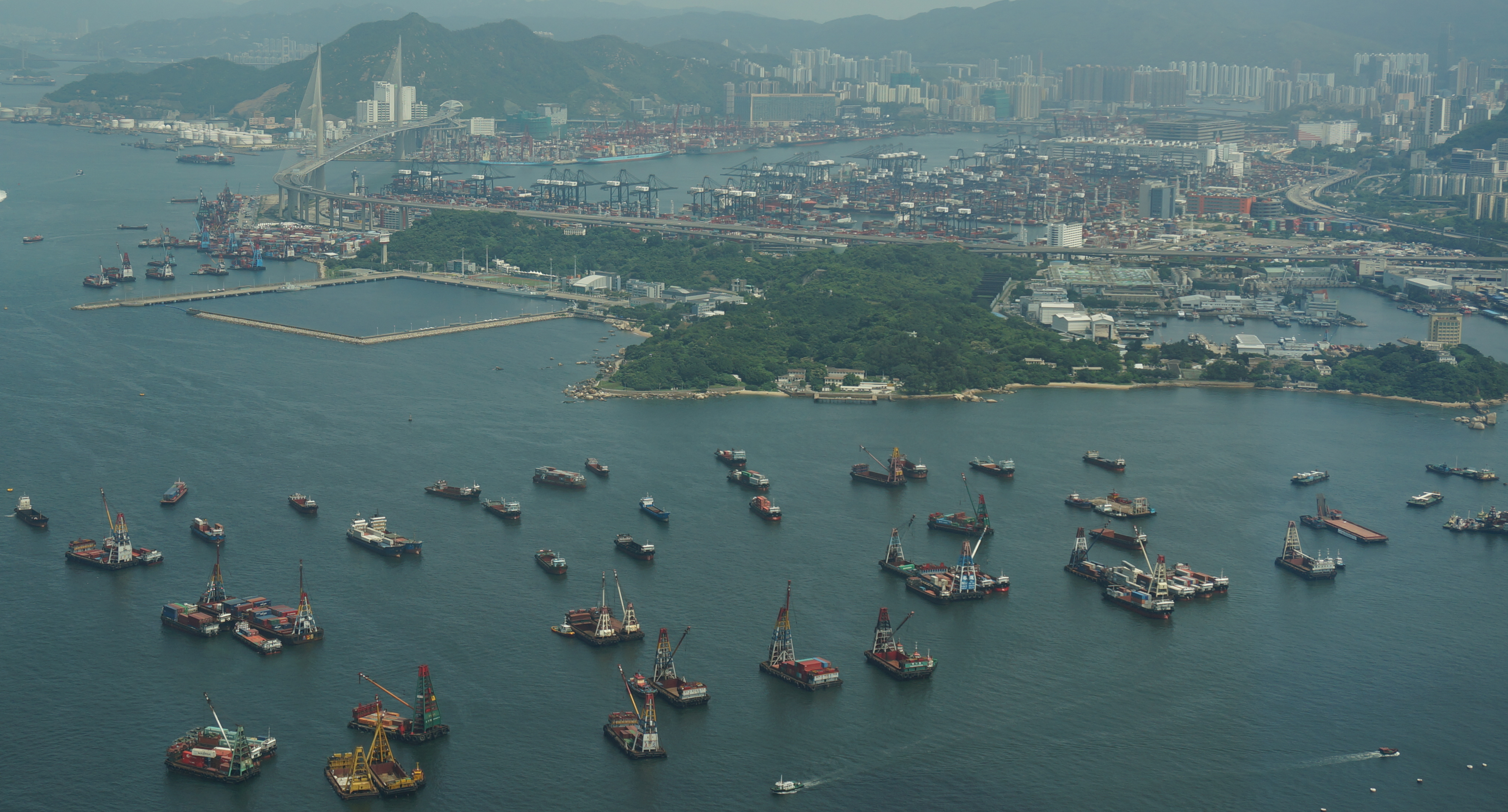 Port_of_hong_kong.jpg